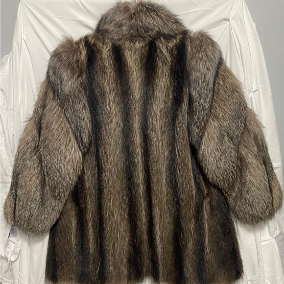 Raccoon Stroller with Scalloped BL. Frost Fox fur coat - Picture 2 of 6